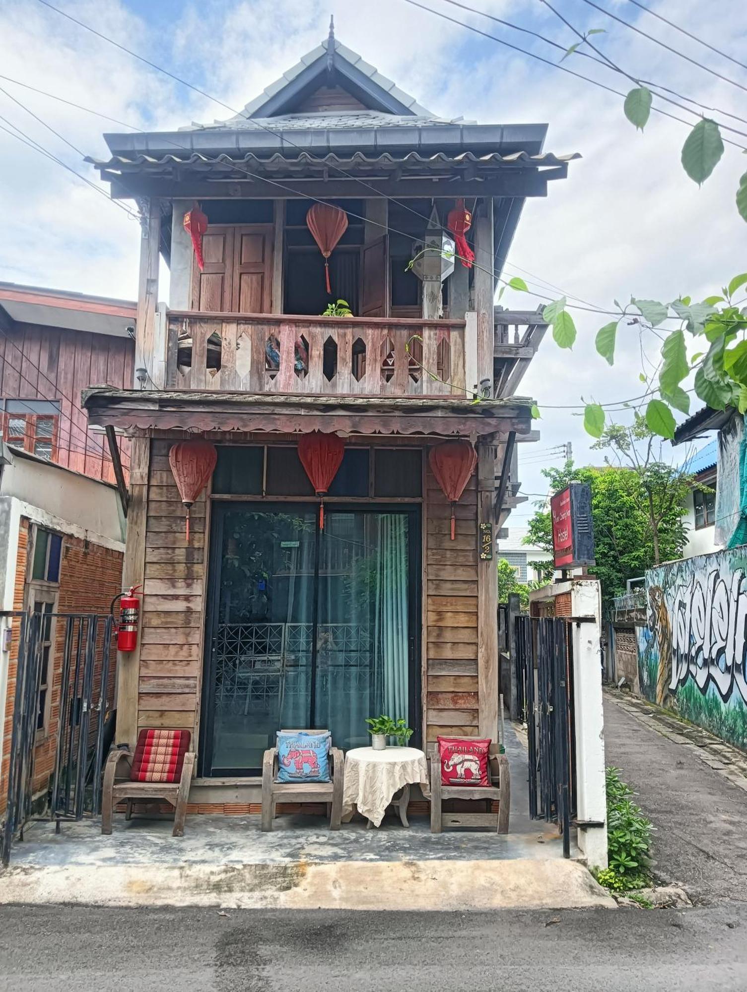 Huen Chiang Man Hostel (Adults Only) チエンマイ エクステリア 写真