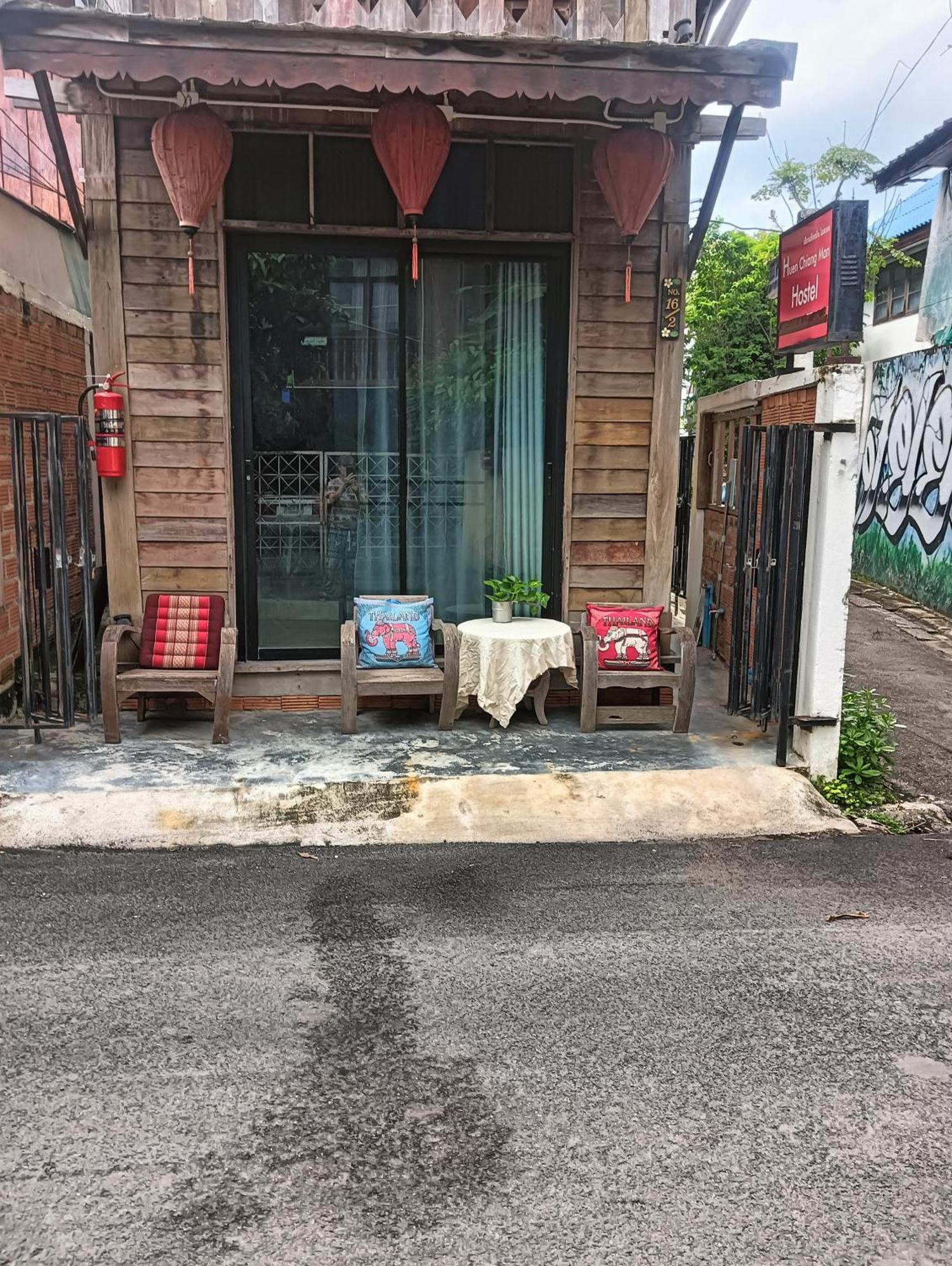 Huen Chiang Man Hostel (Adults Only) チエンマイ エクステリア 写真
